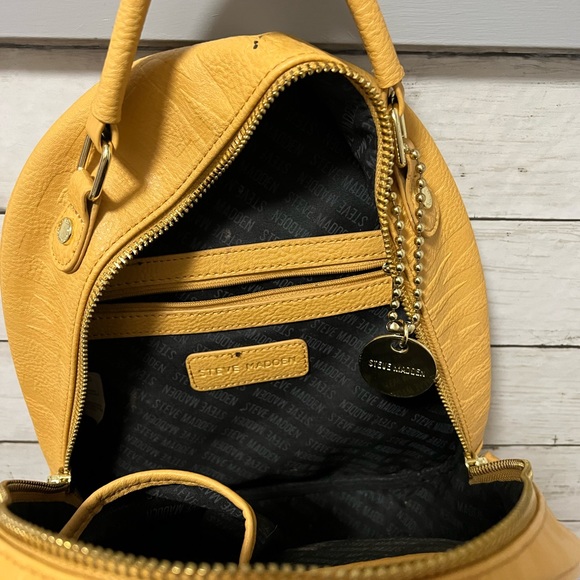 Steve Madden Bowling Backpack Purse Mustard Yellow Leather - Picture 5 of 5
